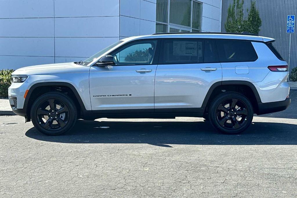 new 2024 Jeep Grand Cherokee L car, priced at $47,670