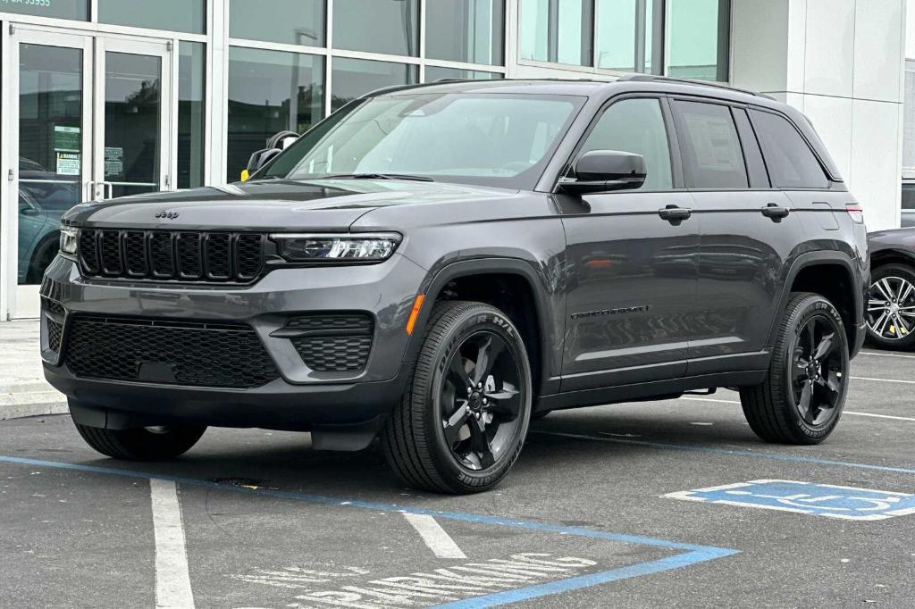 new 2024 Jeep Grand Cherokee car, priced at $42,789