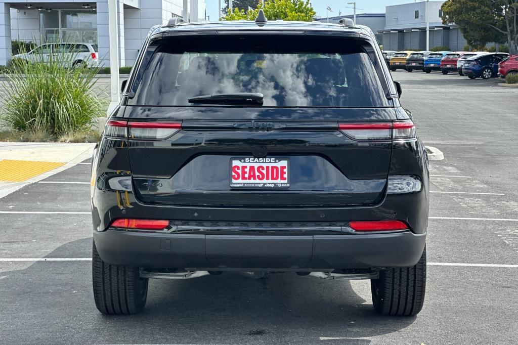 new 2024 Jeep Grand Cherokee car, priced at $42,954