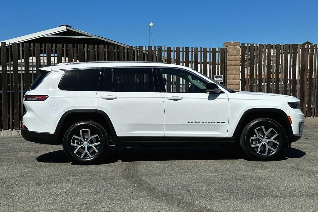 new 2024 Jeep Grand Cherokee L car, priced at $51,585