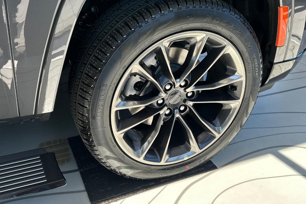 new 2024 Jeep Grand Wagoneer L car, priced at $97,182