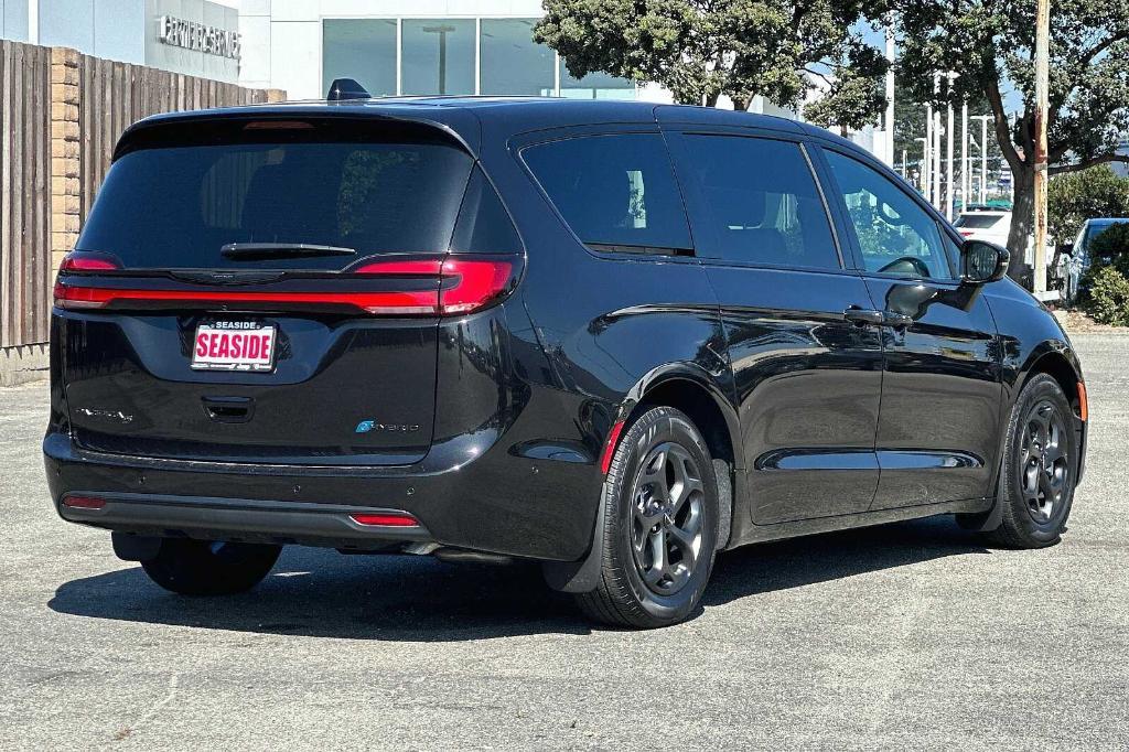 new 2023 Chrysler Pacifica Hybrid car, priced at $55,080