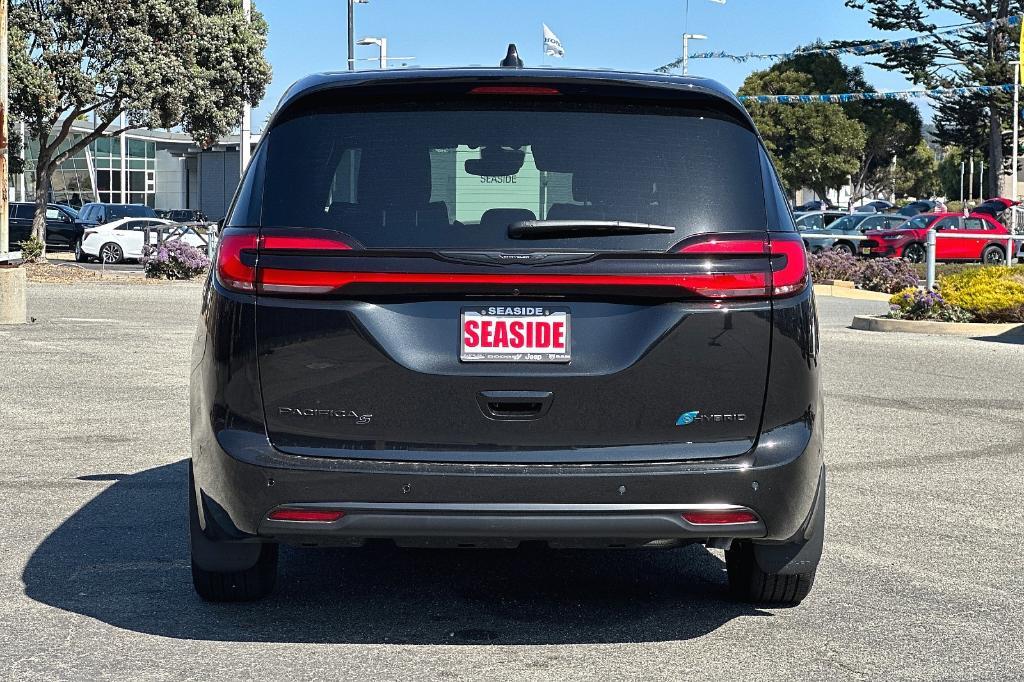 new 2023 Chrysler Pacifica Hybrid car, priced at $47,580