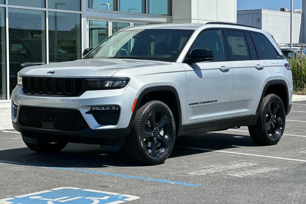 new 2024 Jeep Grand Cherokee car, priced at $46,310