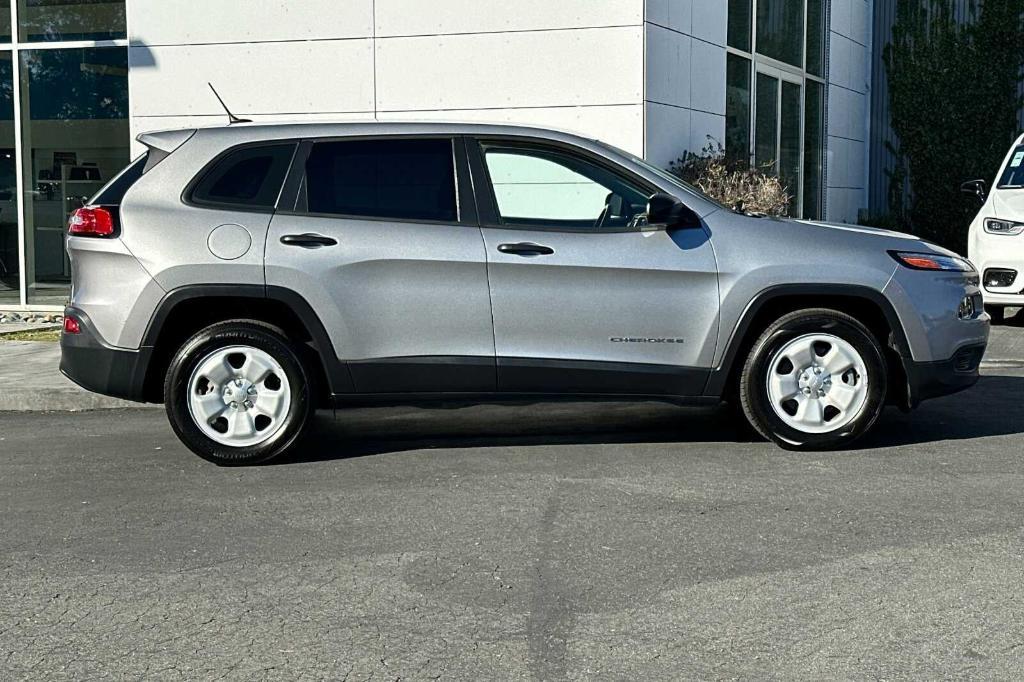 used 2016 Jeep Cherokee car, priced at $12,725