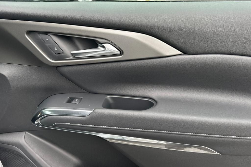 new 2025 Chevrolet Traverse car, priced at $43,445
