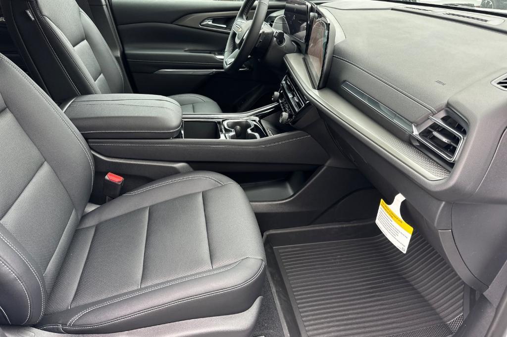 new 2025 Chevrolet Traverse car, priced at $43,445