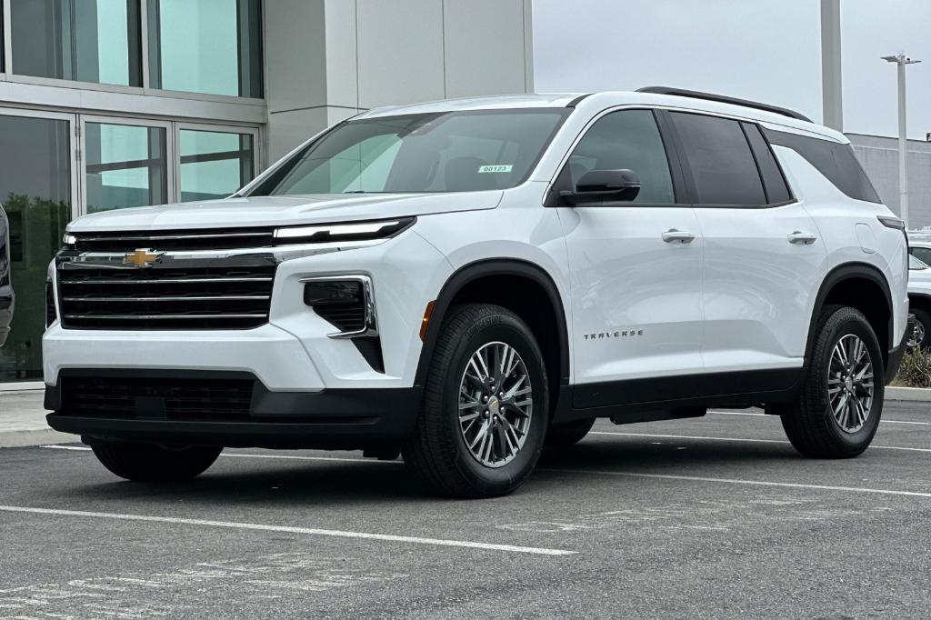 new 2025 Chevrolet Traverse car, priced at $43,445