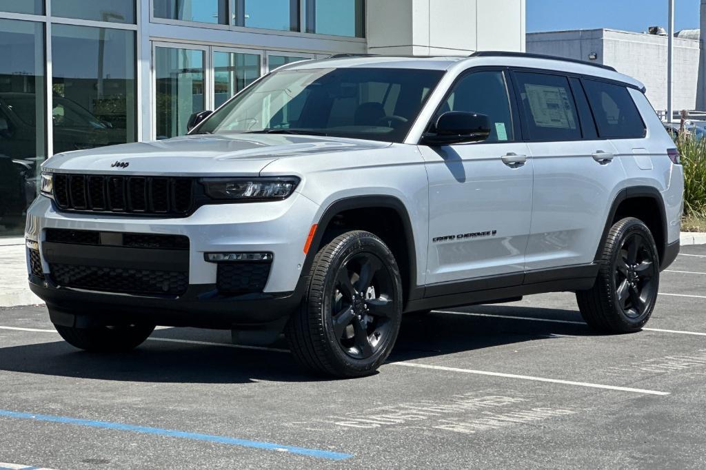 new 2024 Jeep Grand Cherokee L car, priced at $52,396