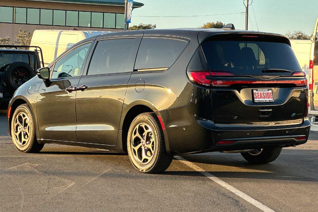 new 2023 Chrysler Pacifica Hybrid car, priced at $54,430