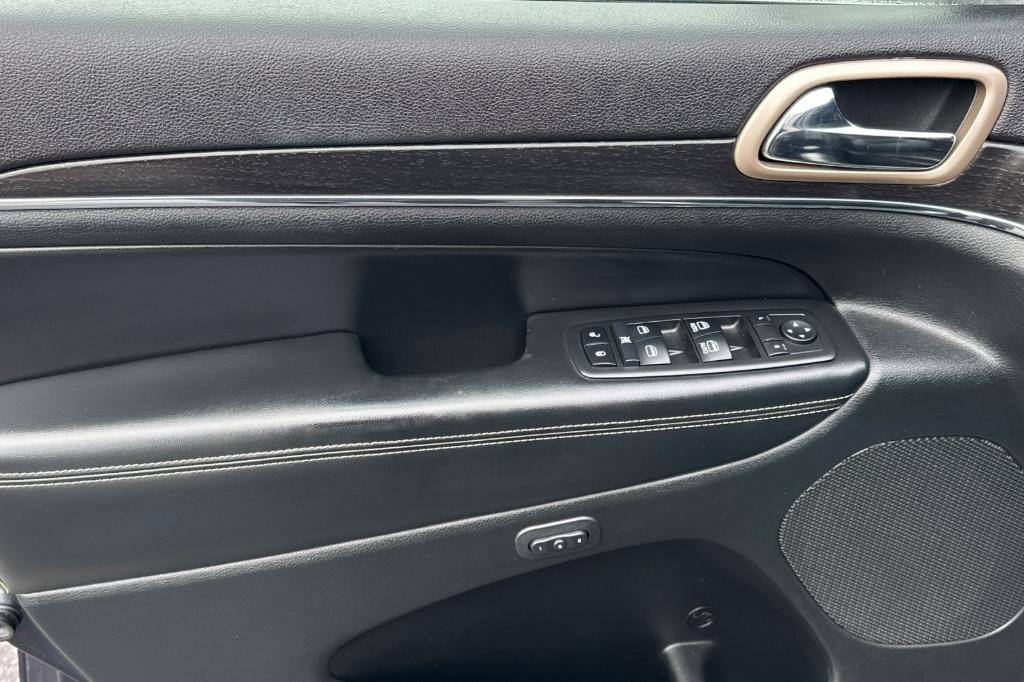 used 2014 Jeep Grand Cherokee car, priced at $12,988