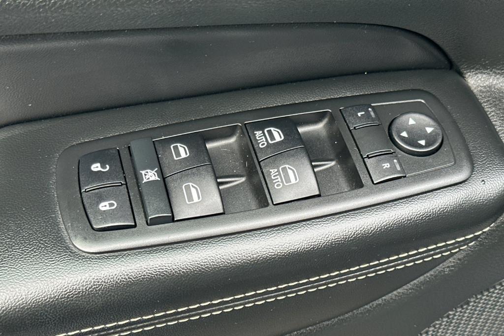 used 2014 Jeep Grand Cherokee car, priced at $12,988