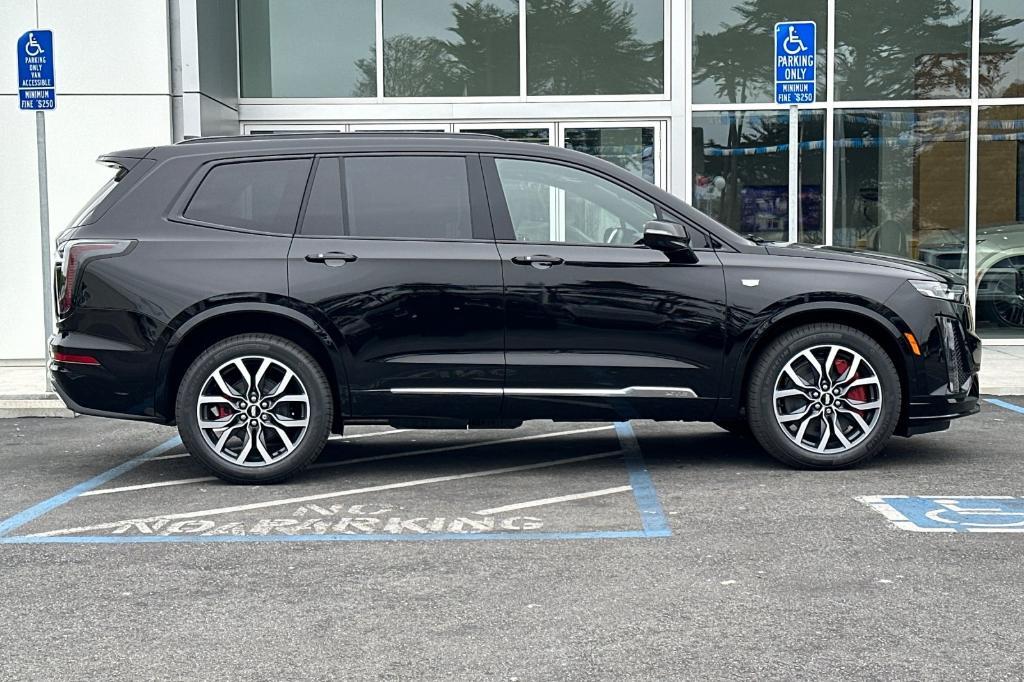 new 2025 Cadillac XT6 car, priced at $61,065
