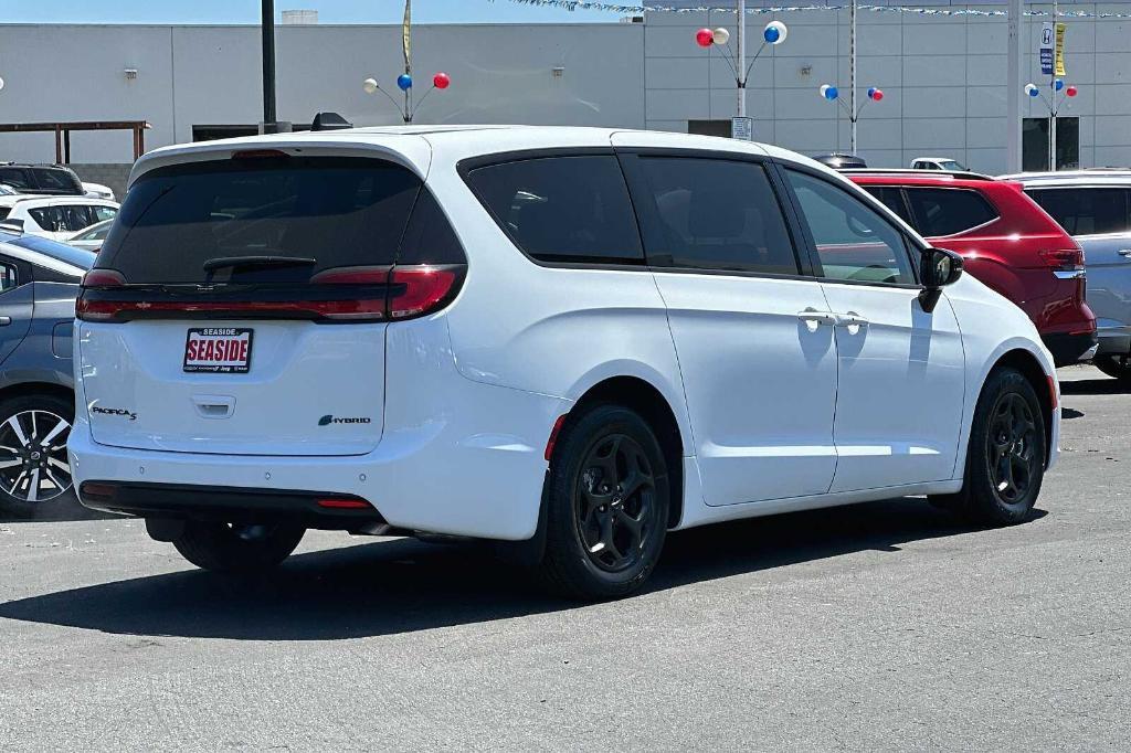 new 2023 Chrysler Pacifica Hybrid car, priced at $52,885