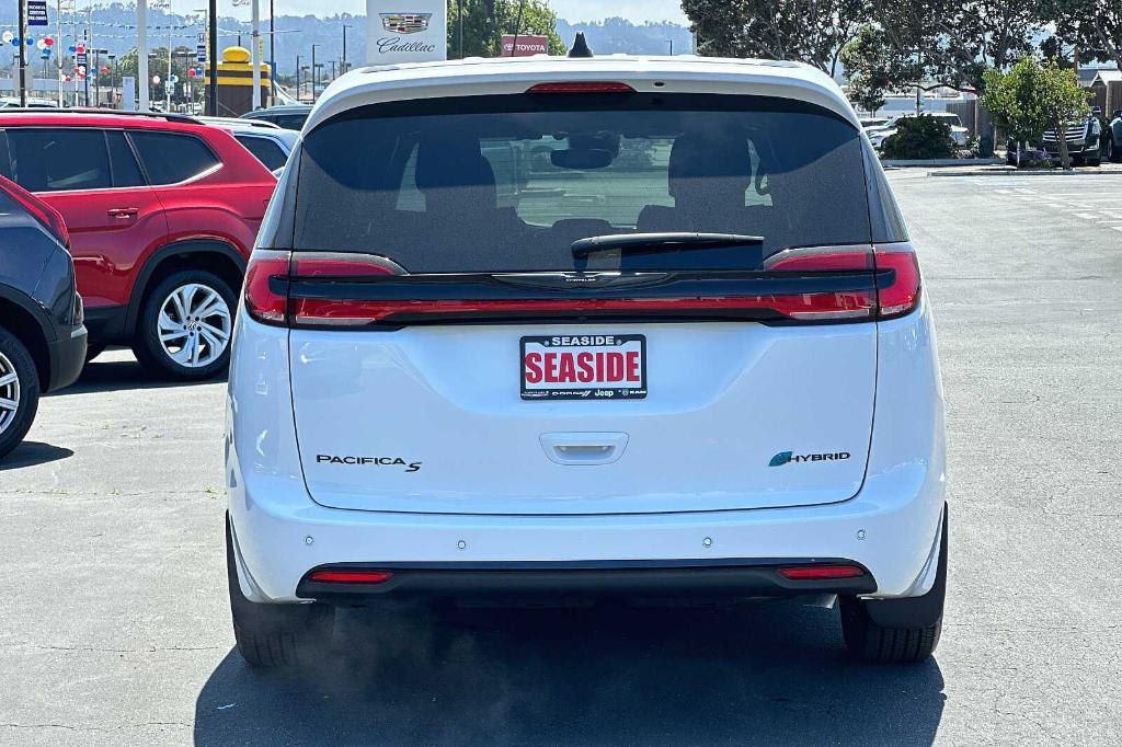 new 2023 Chrysler Pacifica Hybrid car, priced at $52,885