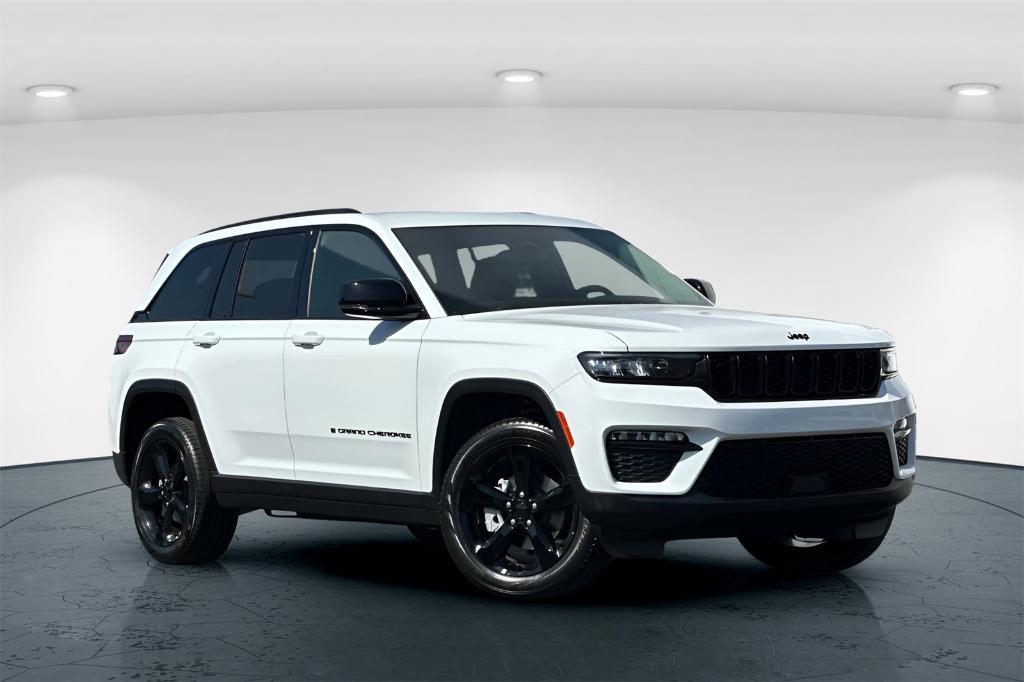 new 2024 Jeep Grand Cherokee car, priced at $45,280