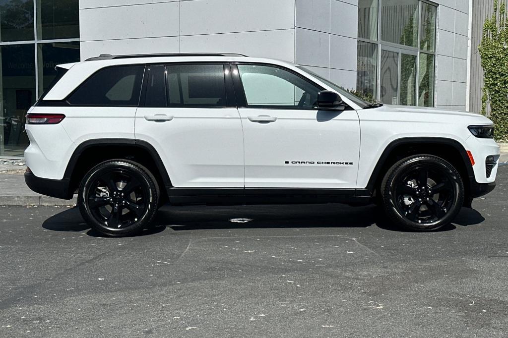 new 2024 Jeep Grand Cherokee car, priced at $45,280