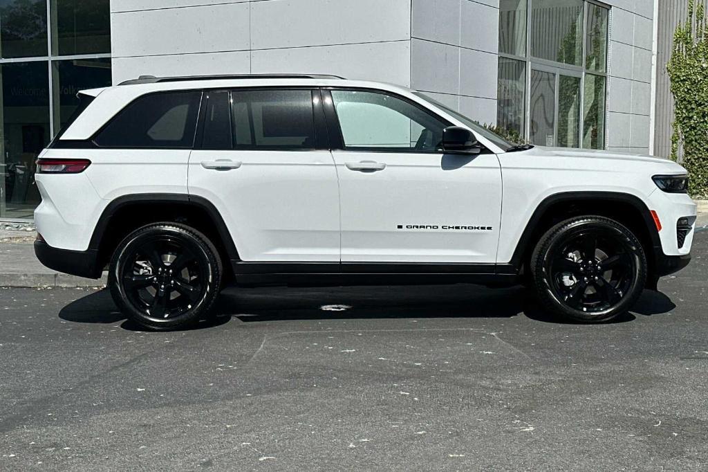 new 2024 Jeep Grand Cherokee car, priced at $46,280