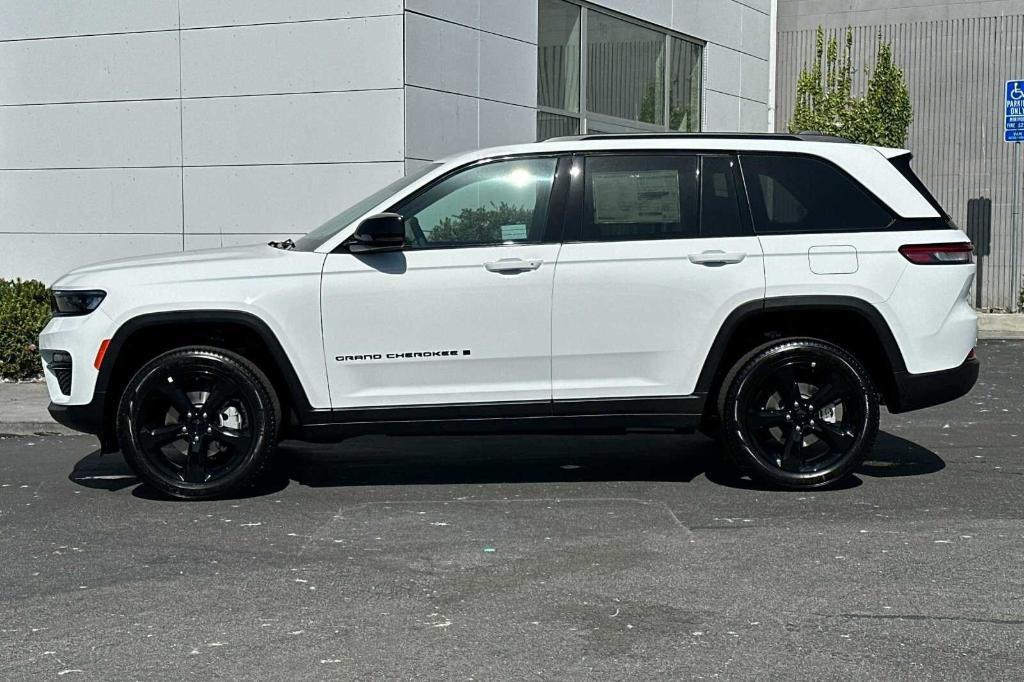 new 2024 Jeep Grand Cherokee car, priced at $46,280