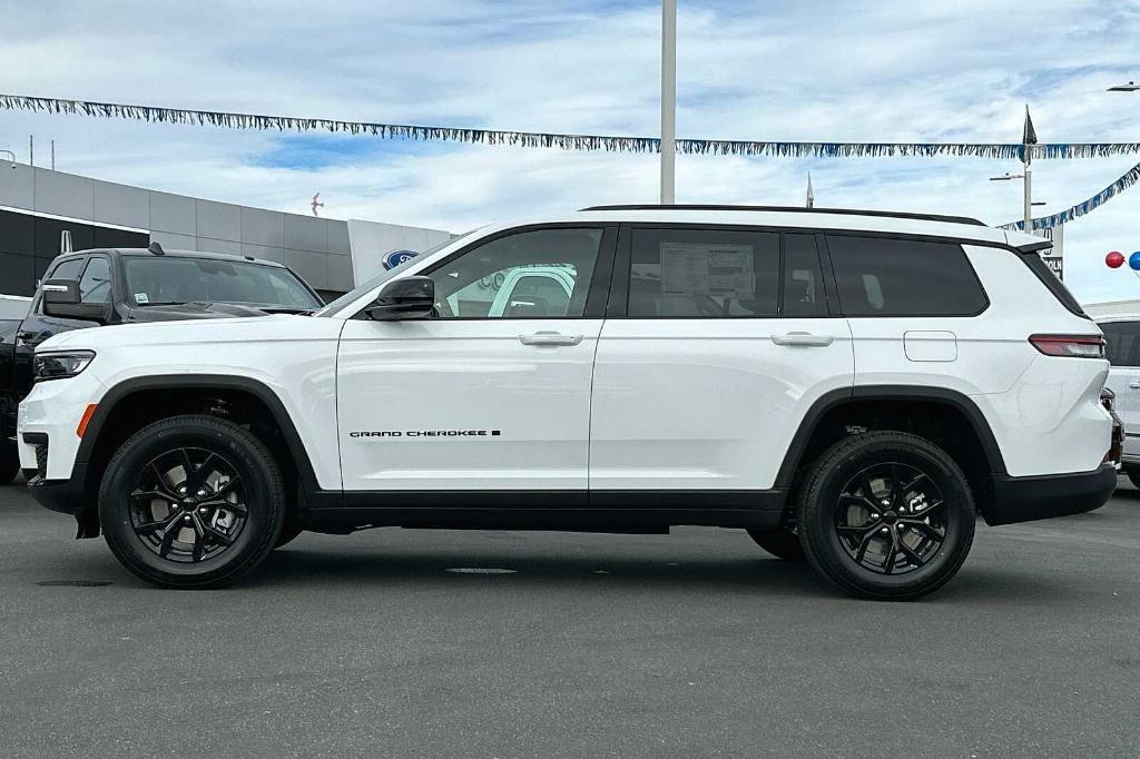 new 2024 Jeep Grand Cherokee L car, priced at $45,010