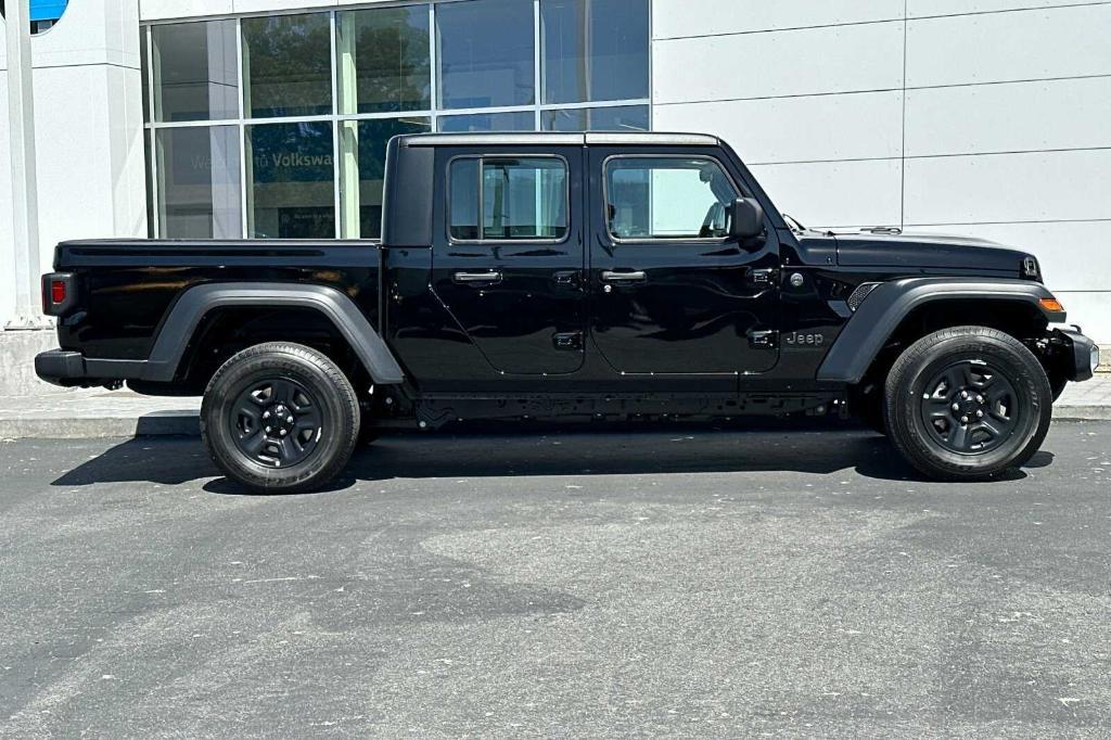 new 2024 Jeep Gladiator car, priced at $39,239