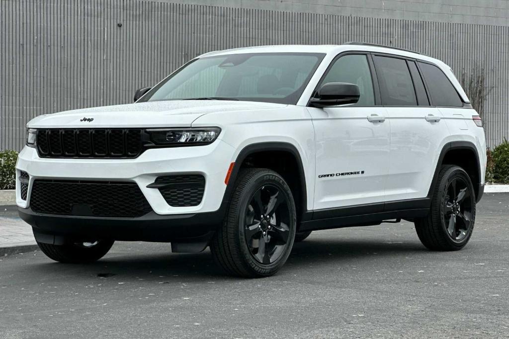 new 2024 Jeep Grand Cherokee car, priced at $42,271