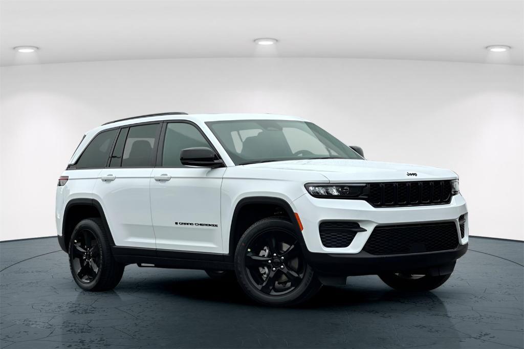 new 2024 Jeep Grand Cherokee car, priced at $41,271