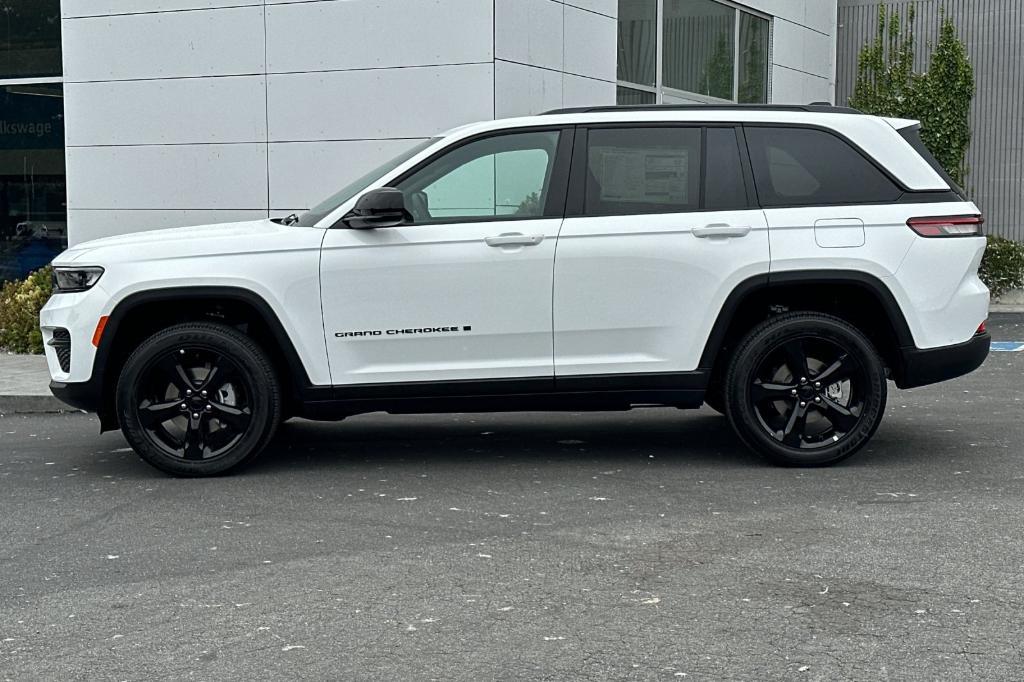 new 2024 Jeep Grand Cherokee car, priced at $41,271