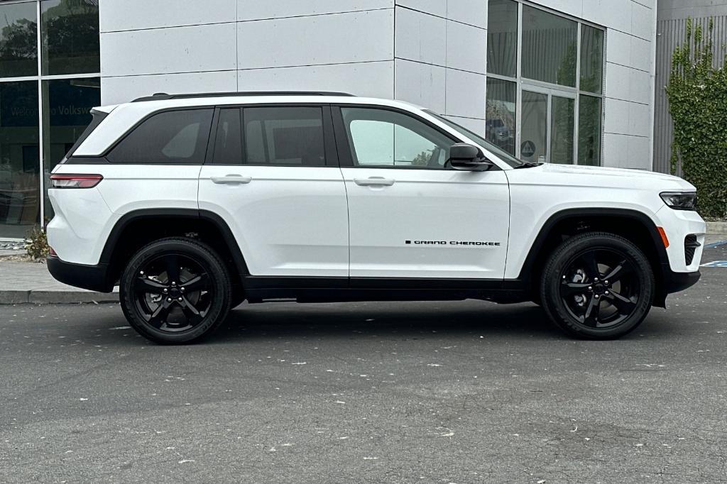 new 2024 Jeep Grand Cherokee car, priced at $41,271