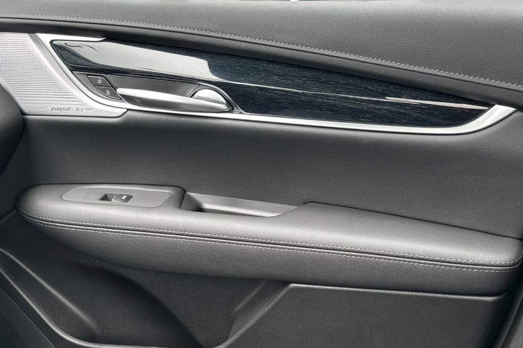 new 2025 Cadillac XT5 car, priced at $54,090