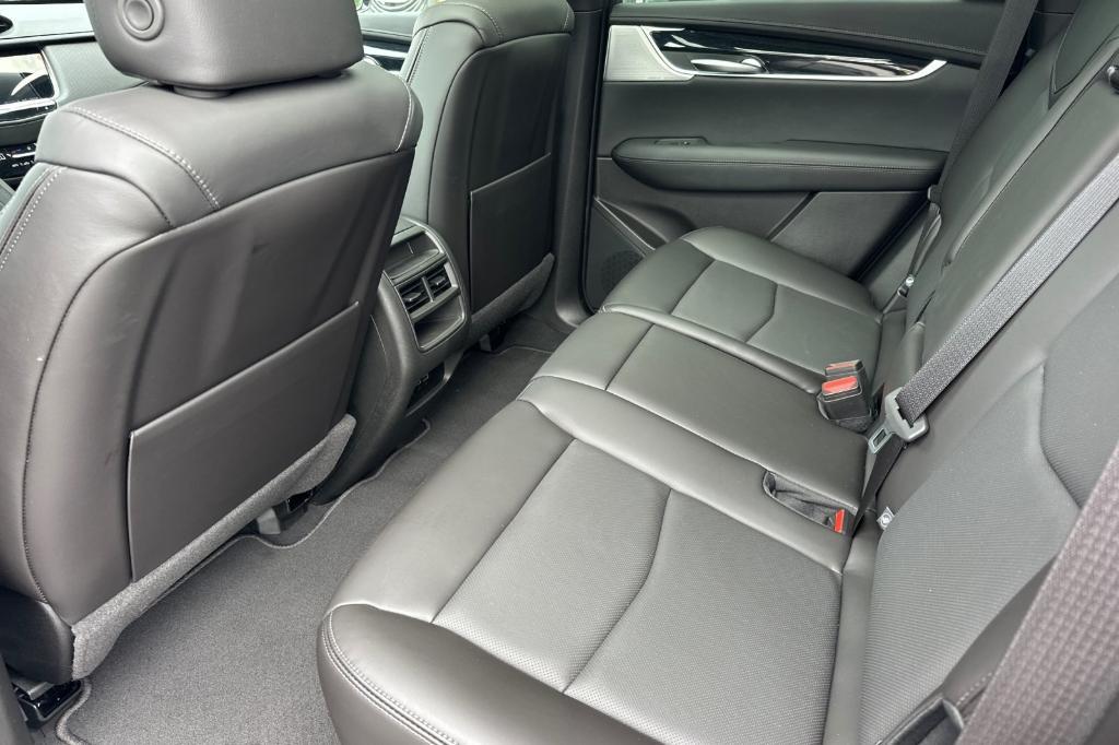 new 2025 Cadillac XT5 car, priced at $54,090