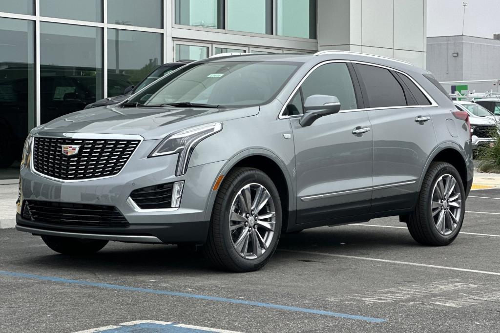 new 2025 Cadillac XT5 car, priced at $54,090