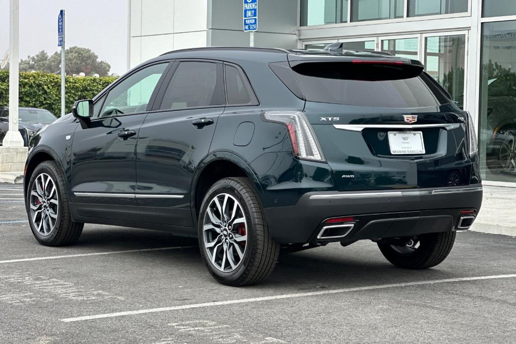 new 2025 Cadillac XT5 car, priced at $67,805