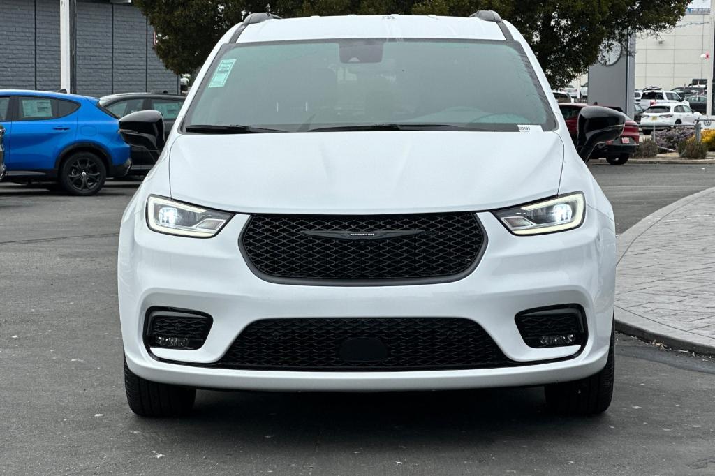 new 2024 Chrysler Pacifica car, priced at $42,940