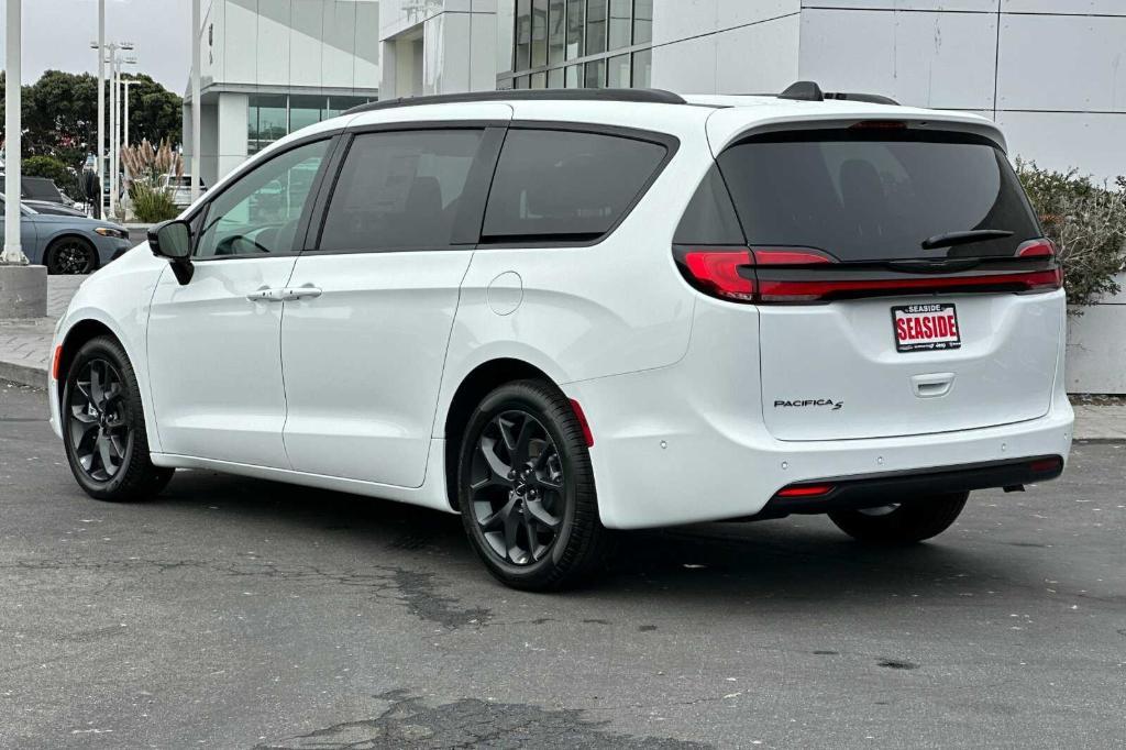 new 2024 Chrysler Pacifica car, priced at $42,940