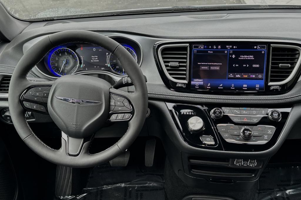 new 2024 Chrysler Pacifica car, priced at $42,940