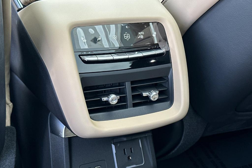 new 2024 Cadillac LYRIQ car, priced at $75,017