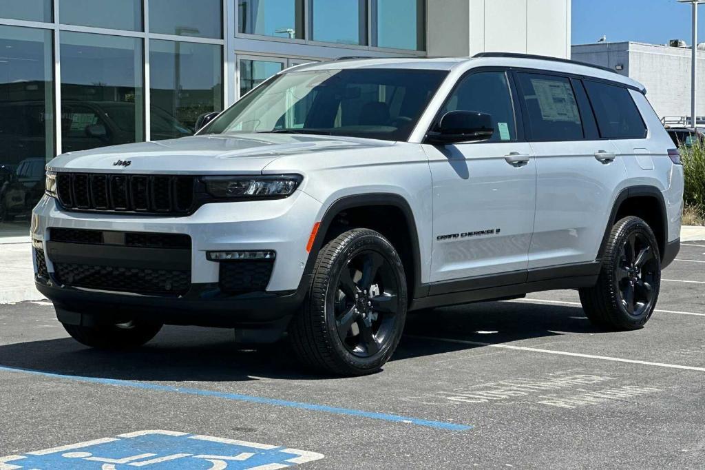 new 2024 Jeep Grand Cherokee L car, priced at $53,396