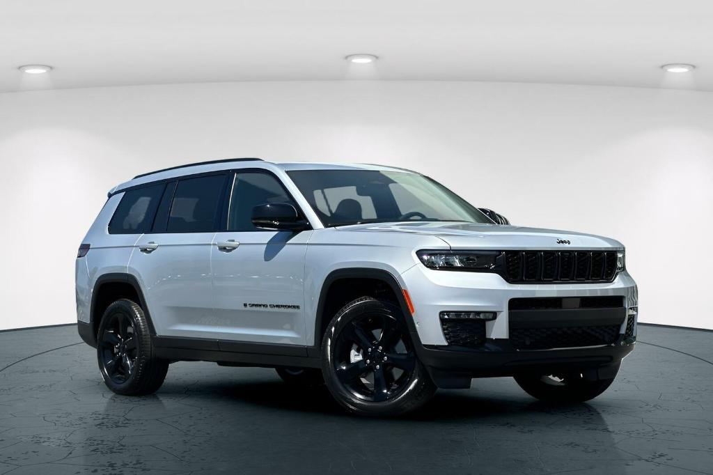 new 2024 Jeep Grand Cherokee L car, priced at $53,396