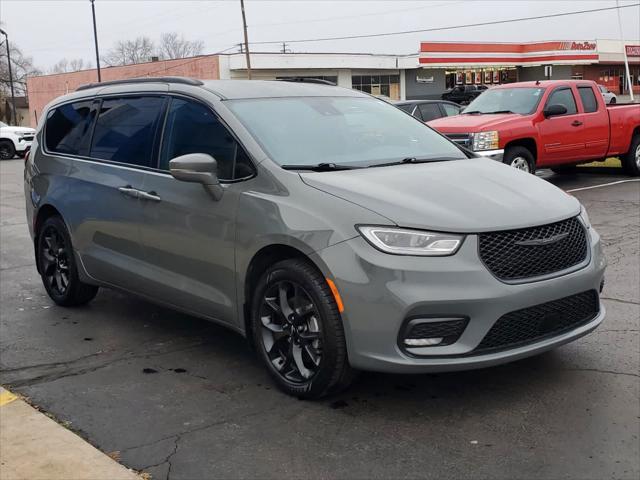 used 2022 Chrysler Pacifica car