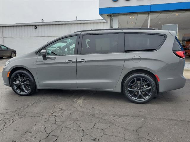 used 2022 Chrysler Pacifica car