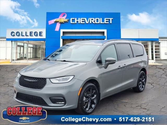 used 2022 Chrysler Pacifica car, priced at $31,802