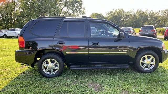 used 2005 GMC Envoy car, priced at $3,500