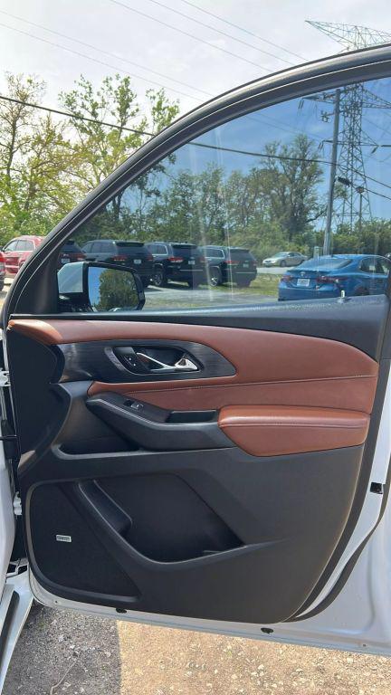 used 2018 Chevrolet Traverse car, priced at $18,995