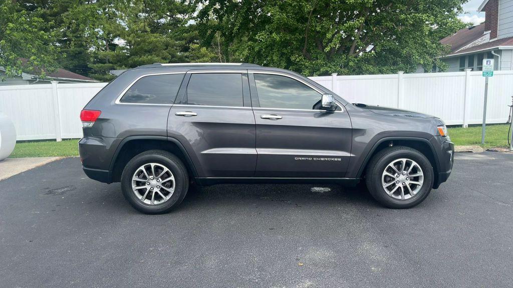 used 2016 Jeep Grand Cherokee car, priced at $11,995