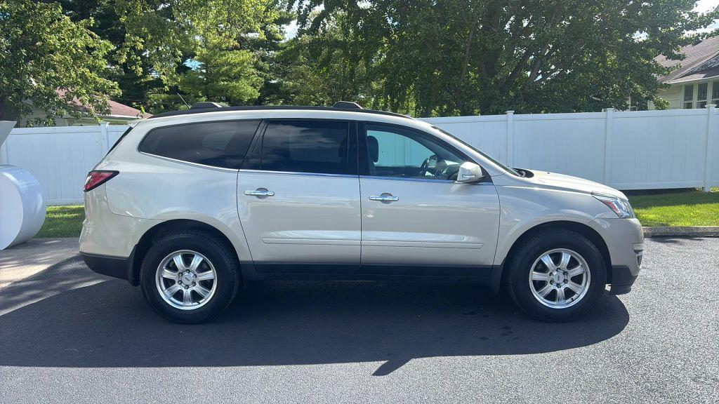 used 2015 Chevrolet Traverse car, priced at $10,900