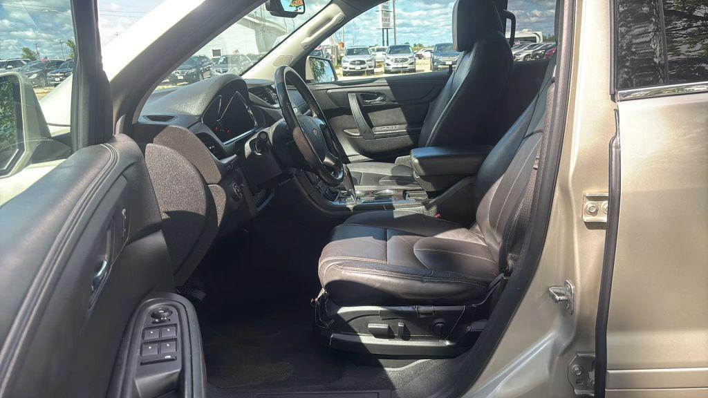 used 2015 Chevrolet Traverse car, priced at $10,900