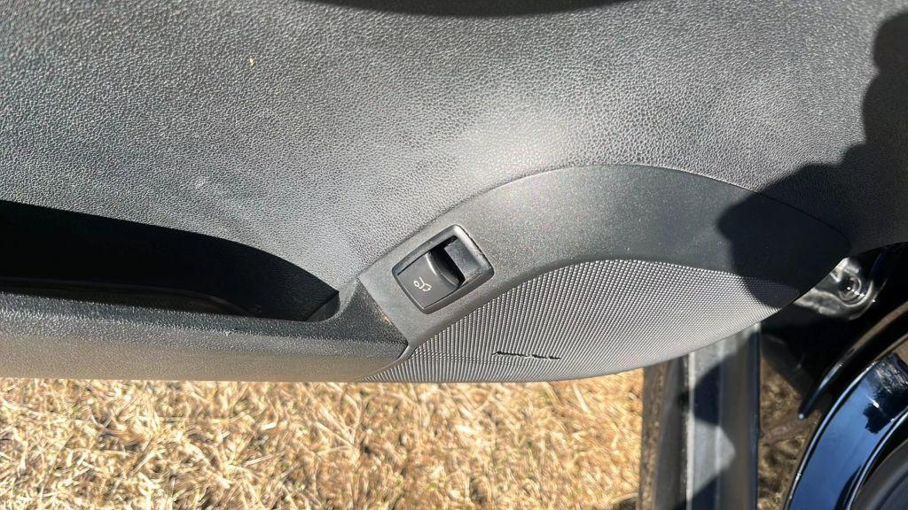 used 2008 Mercedes-Benz R-Class car, priced at $6,995