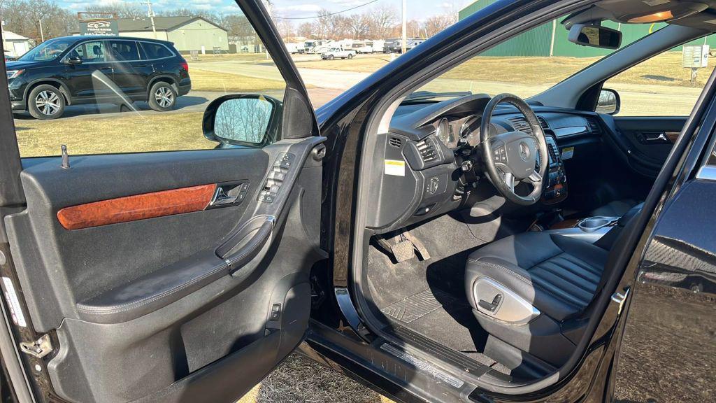 used 2008 Mercedes-Benz R-Class car, priced at $6,995