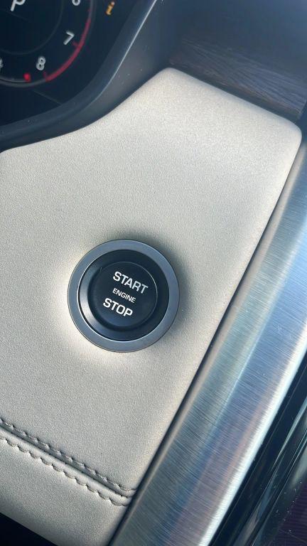 used 2018 Land Rover Discovery car, priced at $18,500